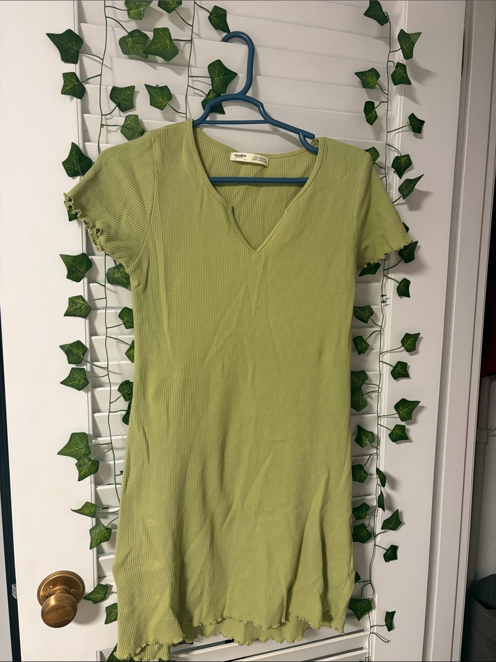 Pull&Bear Light Green Ribbed V‑Neck Short Sleeve Dress